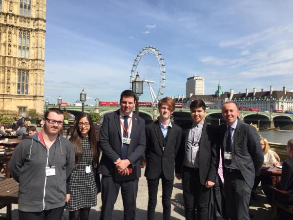 Andrew Welcomes North Lincs Young Mayor and Youth Parliament to Westminster